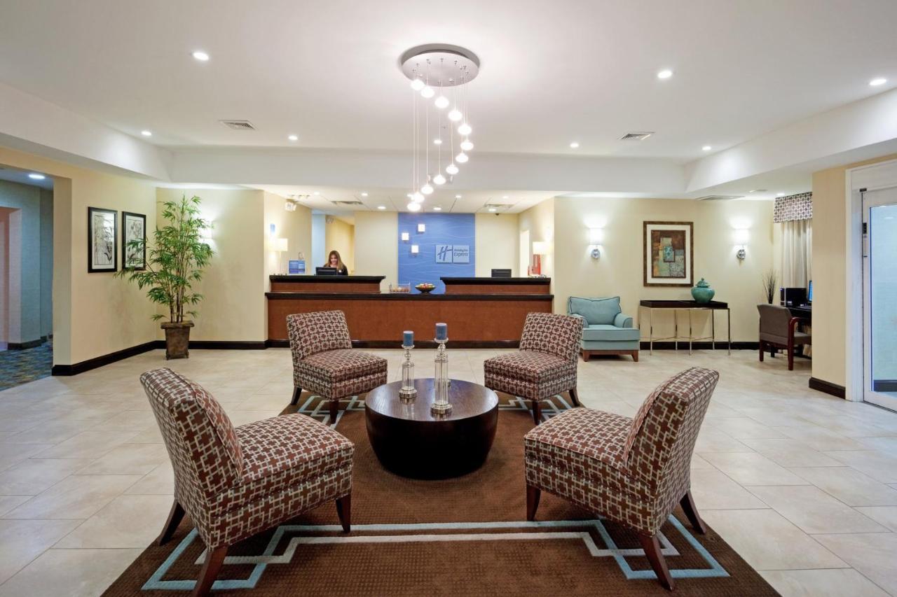 Holiday Inn Express And Suites Meriden By Ihg Exterior photo