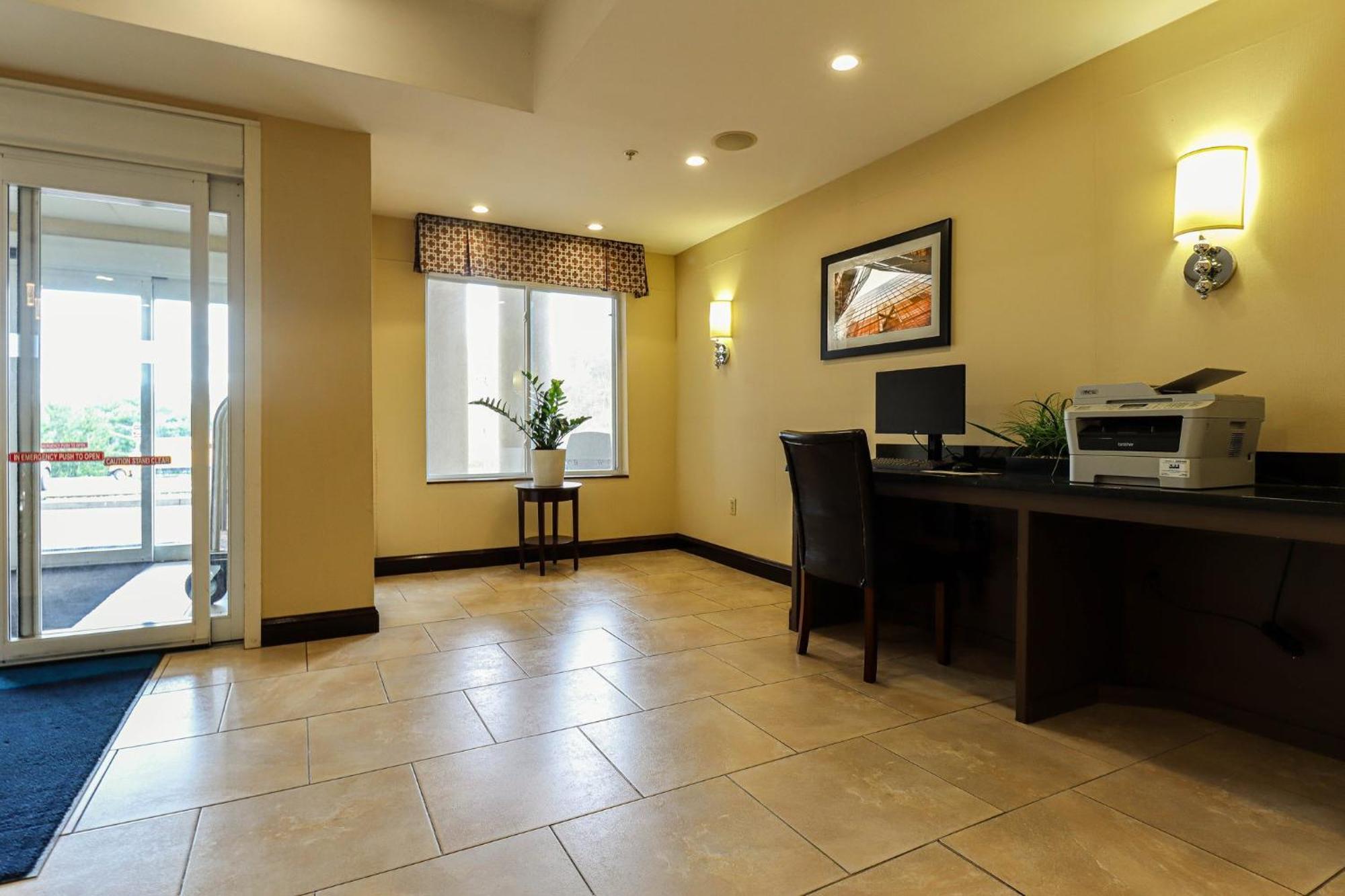 Holiday Inn Express And Suites Meriden By Ihg Exterior photo