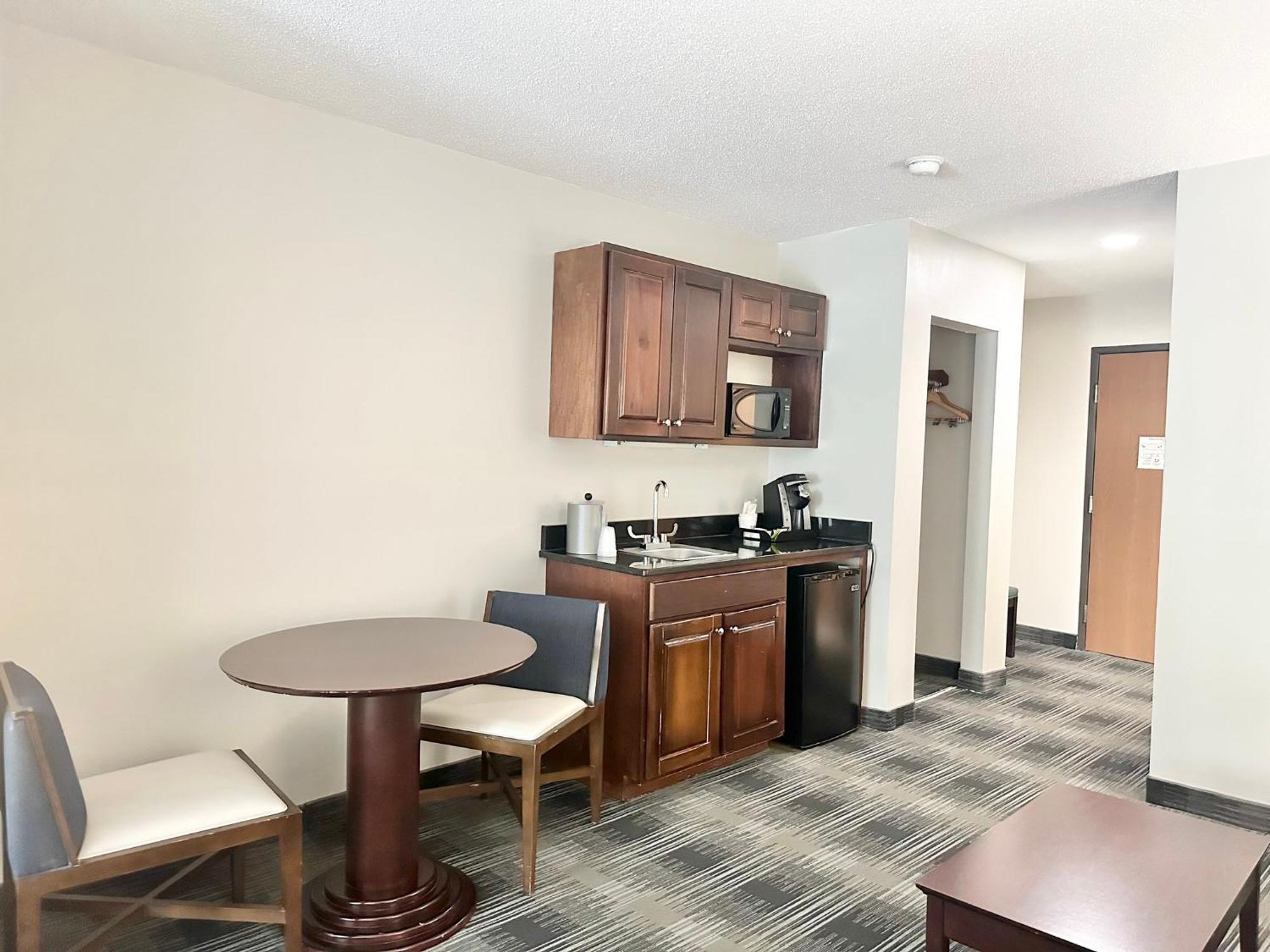 Holiday Inn Express And Suites Meriden By Ihg Exterior photo