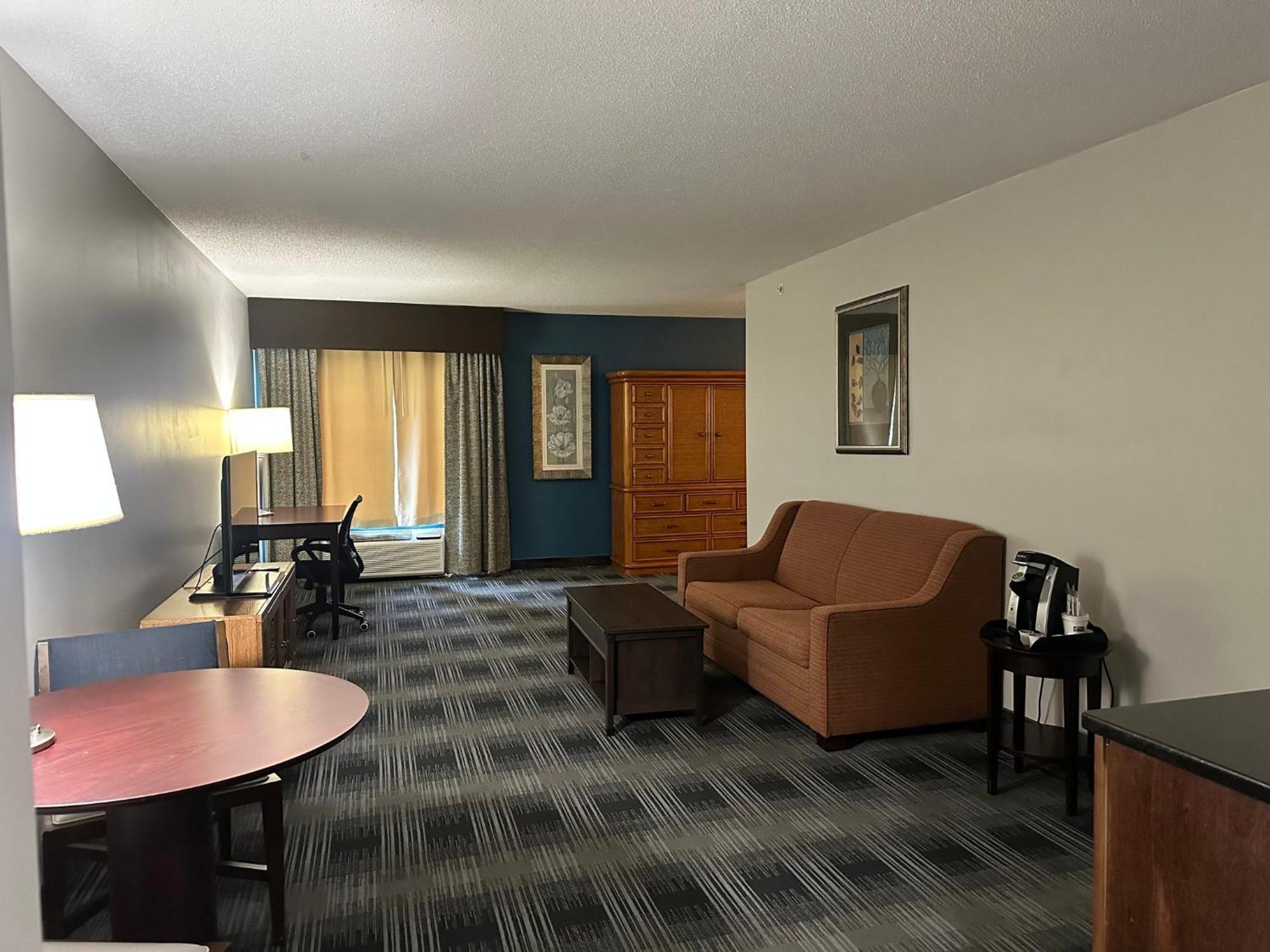 Holiday Inn Express And Suites Meriden By Ihg Exterior photo